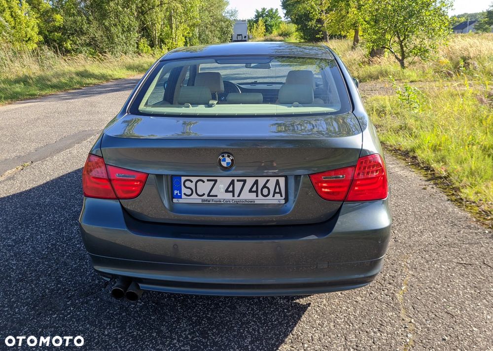 BMW Seria 3 325i - 6