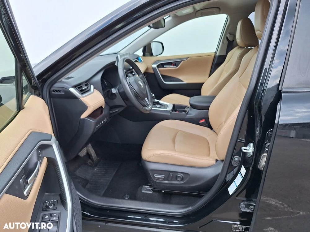 Toyota RAV4 - 6