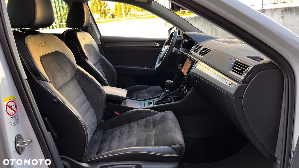 Skoda Superb Combi 2.0 TDI 4x4 DSG Scout - 36