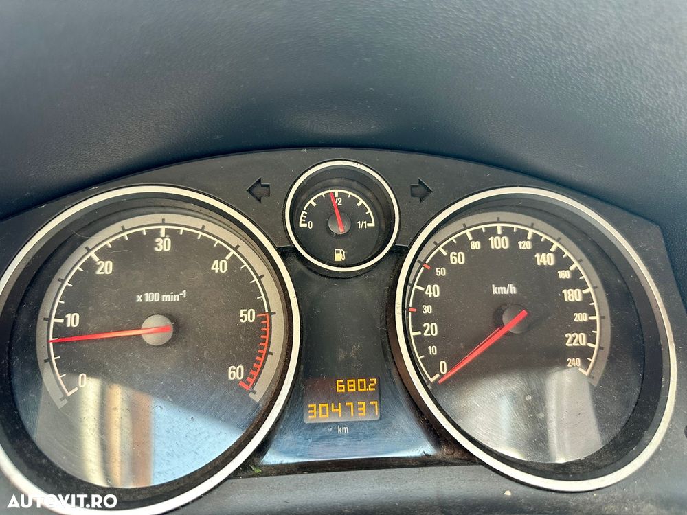 Opel Astra 2.0 TDi Comfort - 4