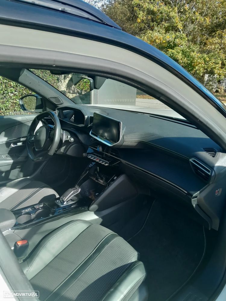 Peugeot 2008 1.2 PureTech GT Line EAT8 - 14