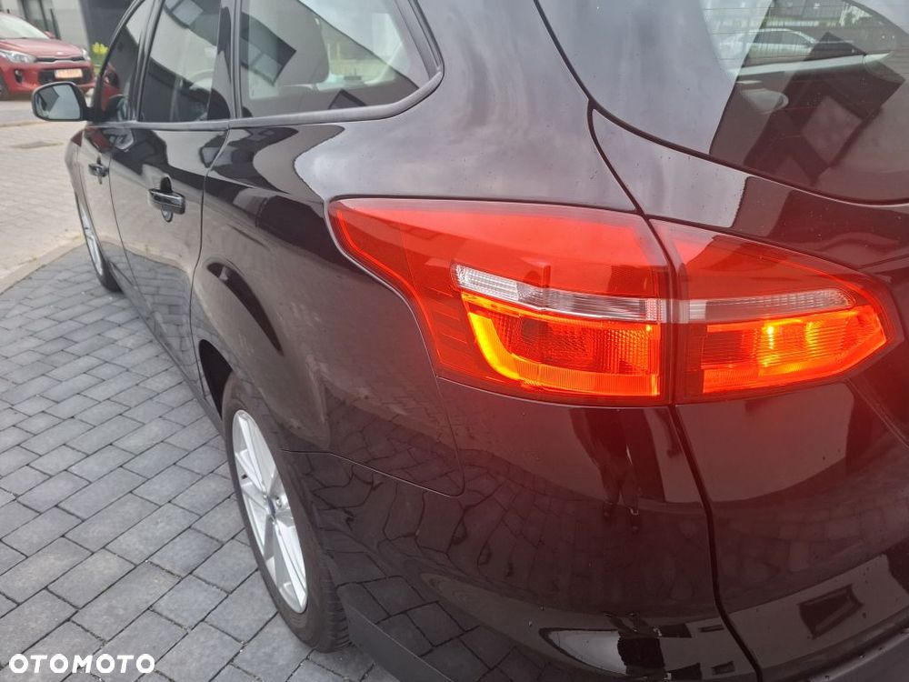 Ford Focus 1.5 TDCi SYNC Edition PowerShift - 14