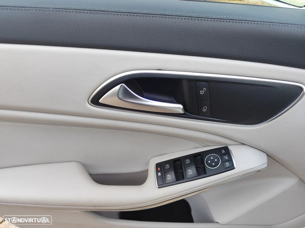 Mercedes-Benz CLA 45 AMG Shooting Brake 4-Matic - 21