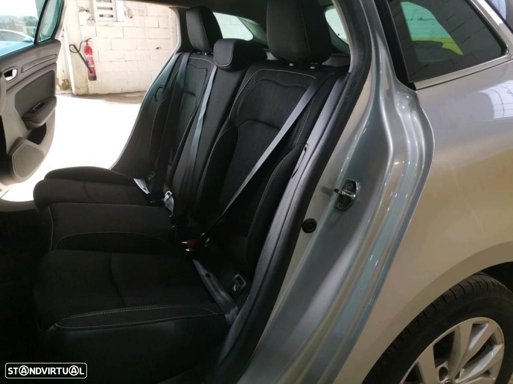 Renault Mégane Sport Tourer 1.5 Blue dCi Limited - 6