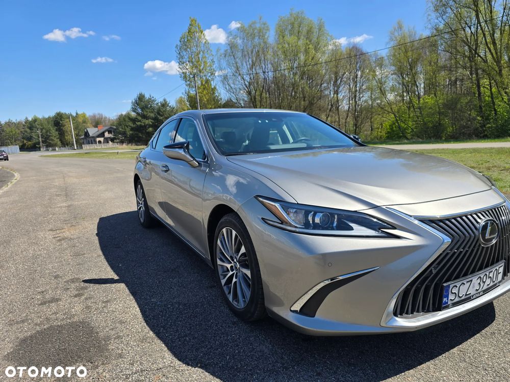 Lexus ES - 1