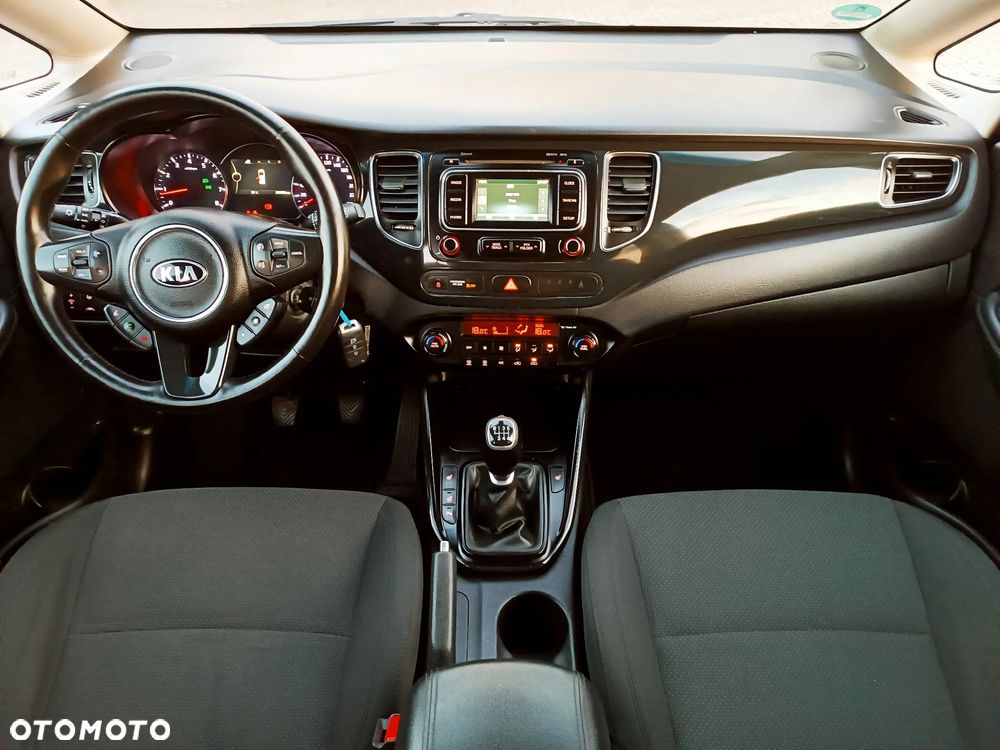 Kia Carens 1.6 GDI Dream Team Edition - 23