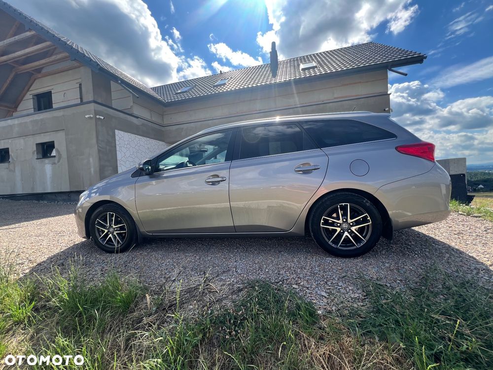 Toyota Auris - 10