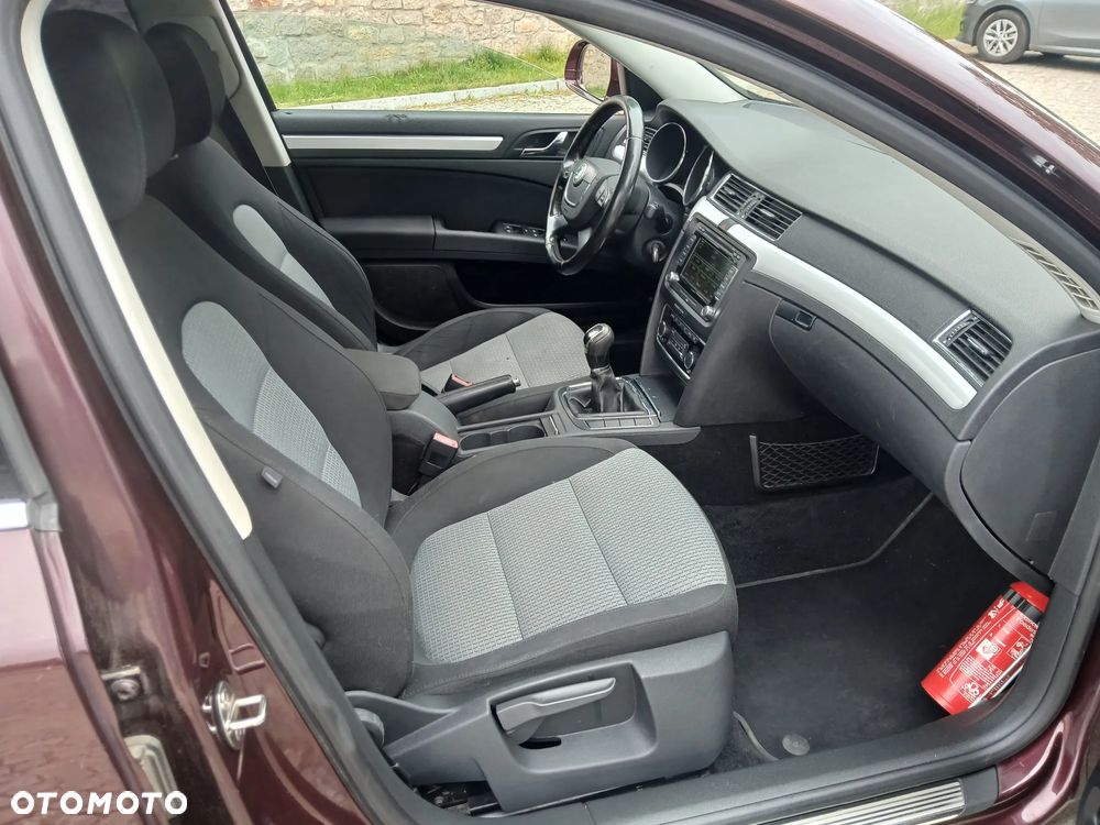 Skoda Superb 2.0 TDI DPF Elegance - 16
