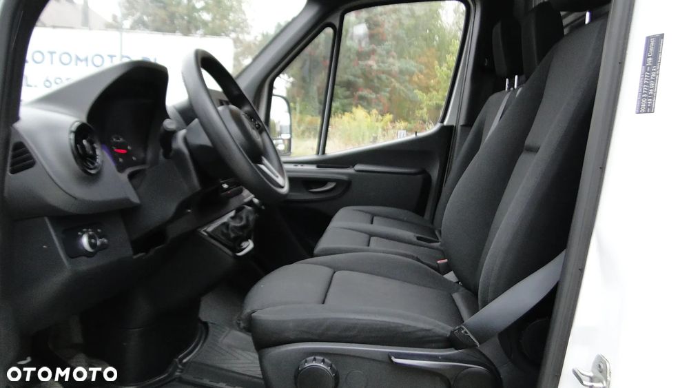 Mercedes-Benz SPRINTER - 11