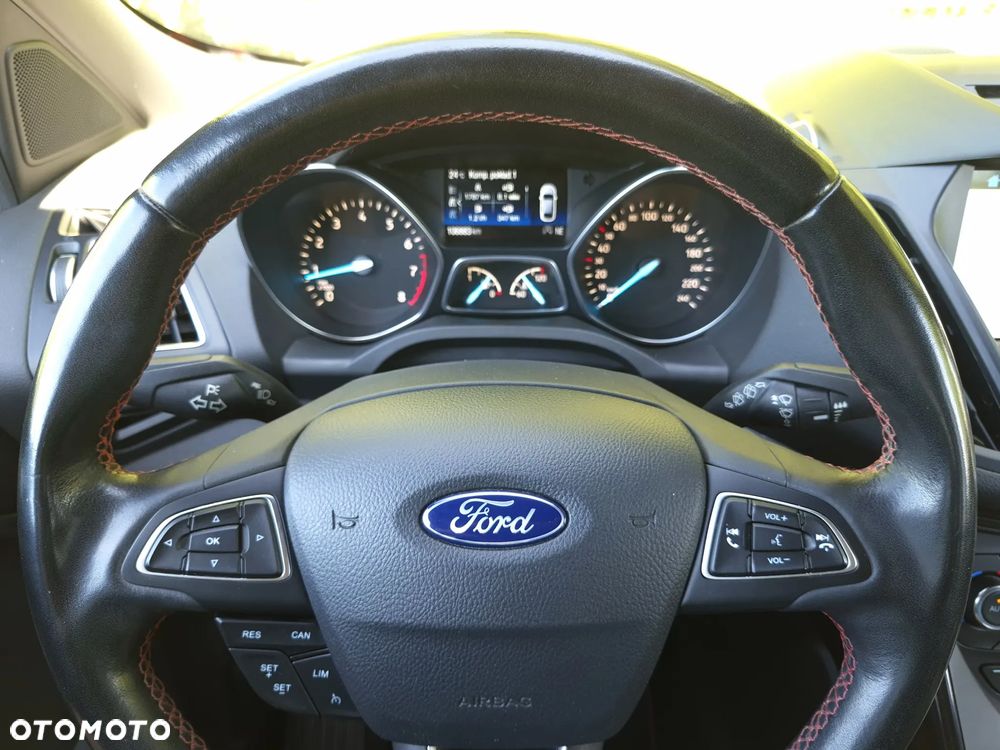 Ford Kuga 1.5 EcoBoost 2x4 ST-Line - 10