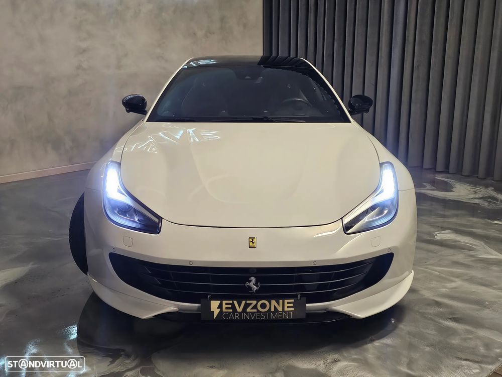 Ferrari GTC4 Lusso T - 2