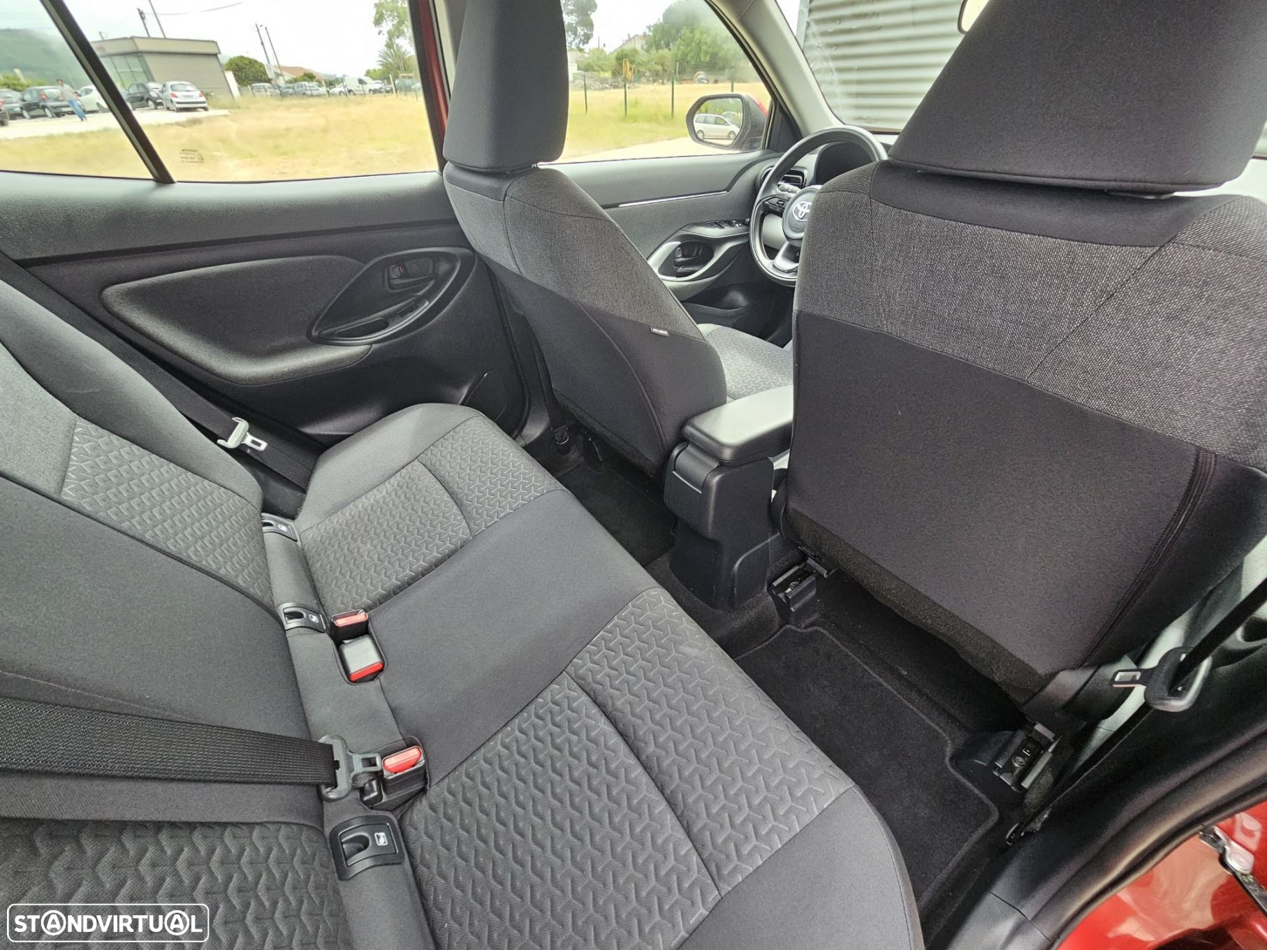 Toyota Yaris Cross 1.5 HDF Comfort Plus - 24