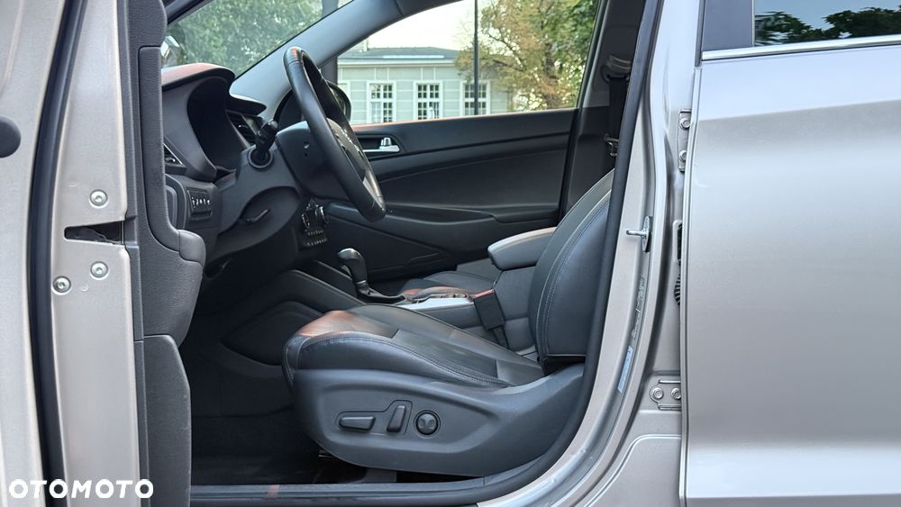 Hyundai Tucson 2.0 CRDI Premium 4WD - 35
