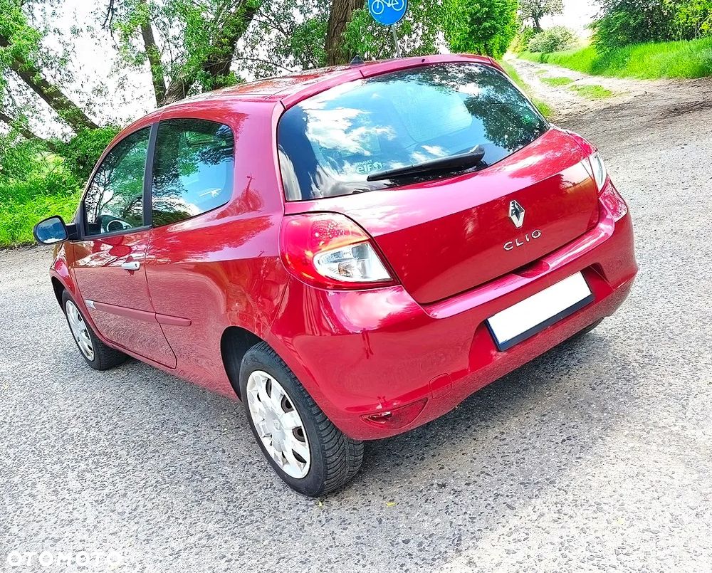 Renault Clio 1.2 16V 75 Dynamique - 3