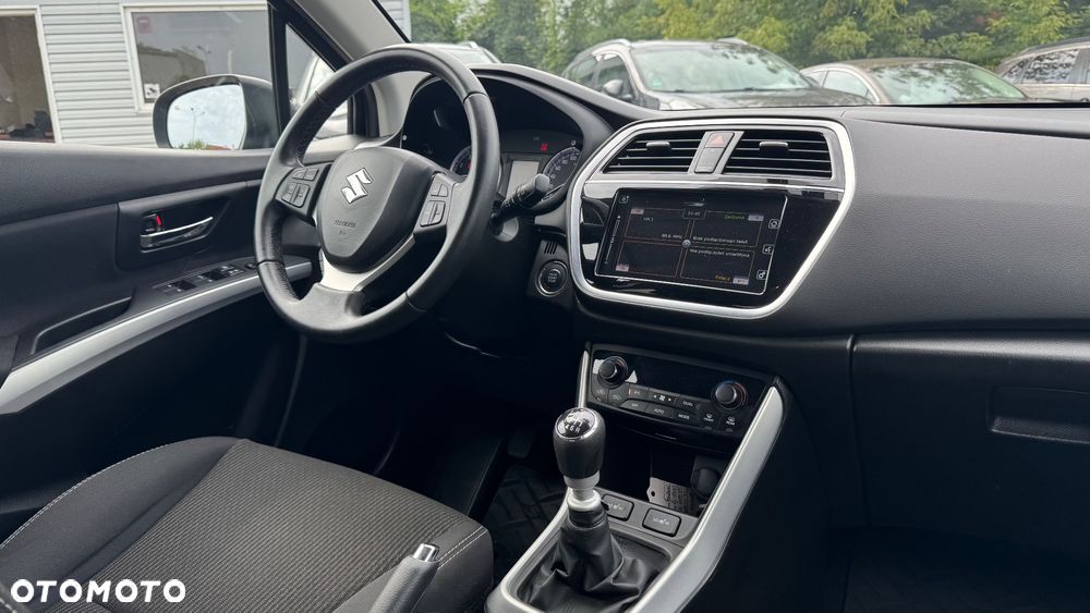 Suzuki SX4 S-Cross 1.4 T Premium - 38