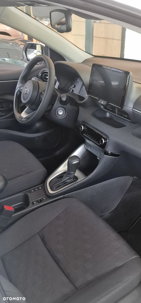 Toyota Yaris - 8