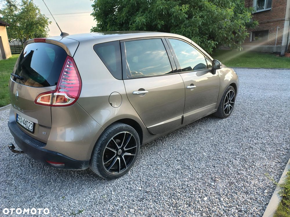 Renault Scenic dCi 130 FAP Bose Edition - 11