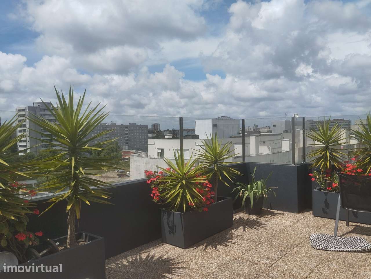 Fantástico T1 Recuado- 6.º andar-com Terraço de 136 m² - Maia - Grande imagem: 2/30