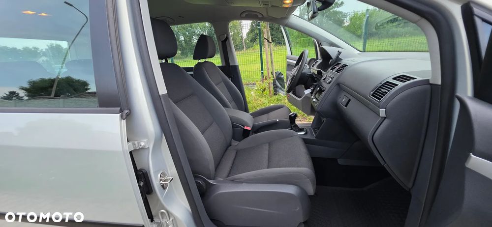 Volkswagen Touran 1.4 TSI DSG MATCH - 21