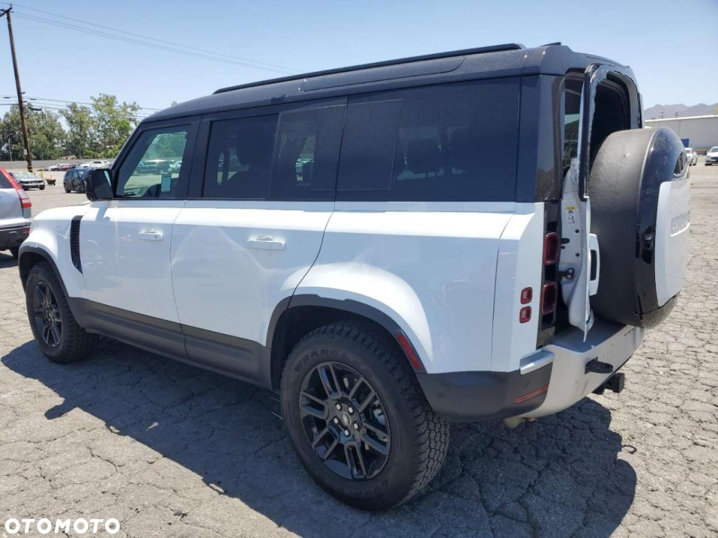 Land Rover Defender - 4