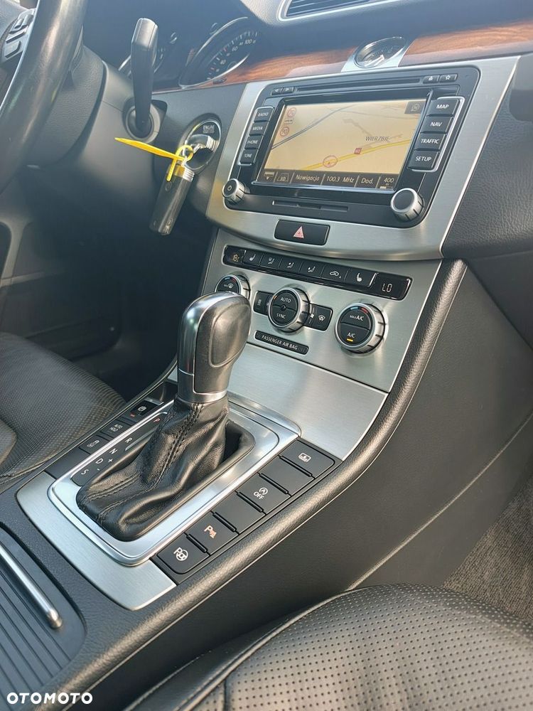 Volkswagen Passat 2.0 TDI DPF Highline DSG - 29