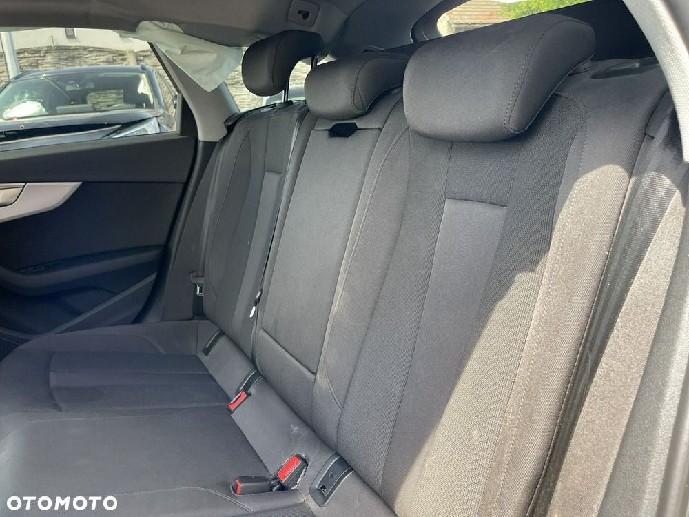 Audi A4 Avant 35 TFSI S tronic - 15