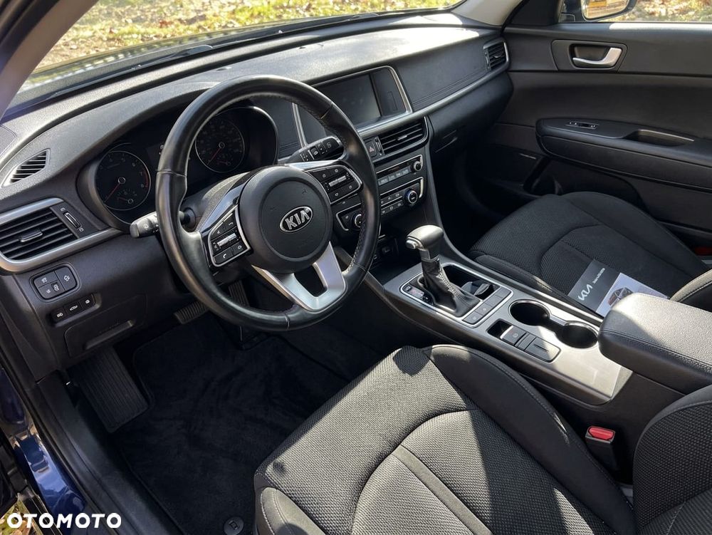 Kia Optima 2.0 L - 21