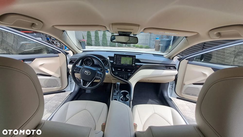 Toyota Camry 2.5 Hybrid Executive CVT - 14