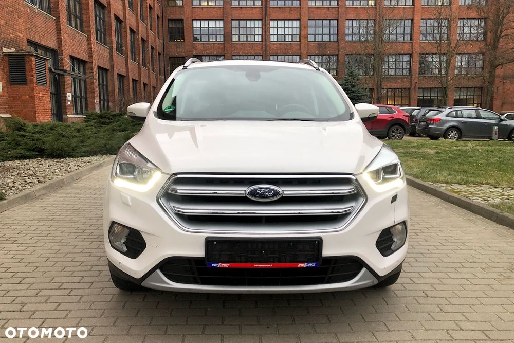 Ford Kuga 1.5 EcoBoost 2x4 Titanium - 19