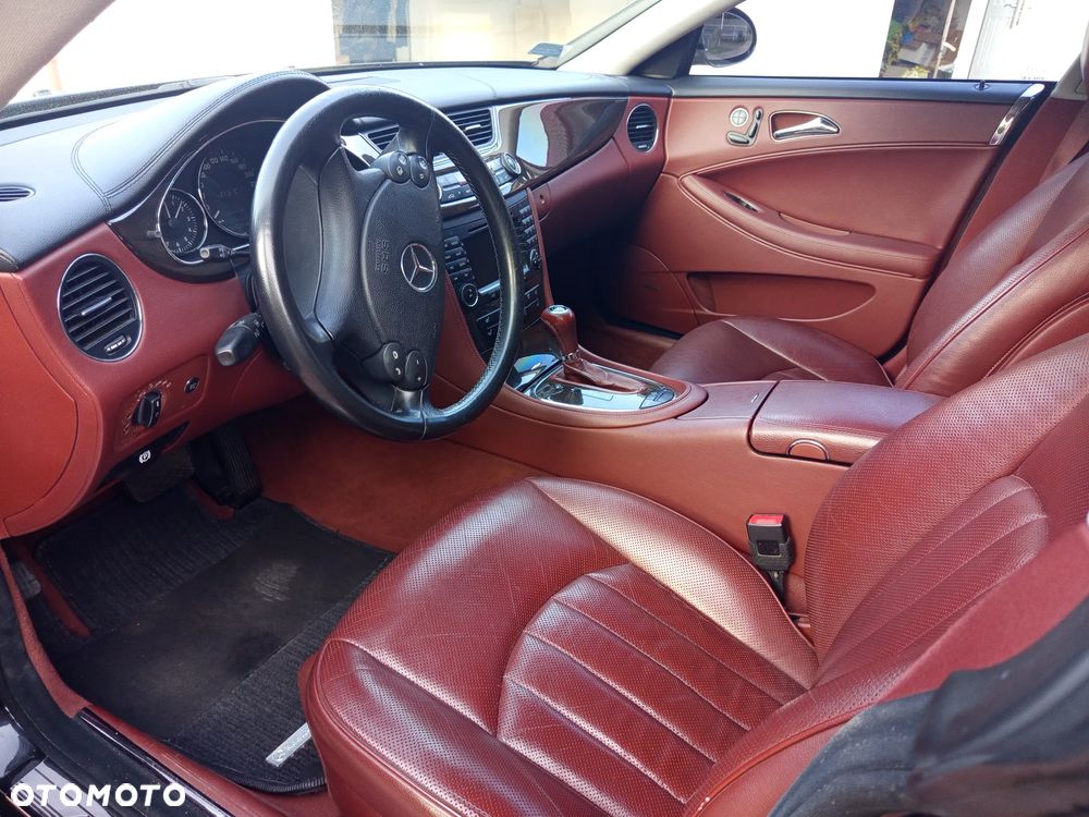 Mercedes-Benz CLS - 32