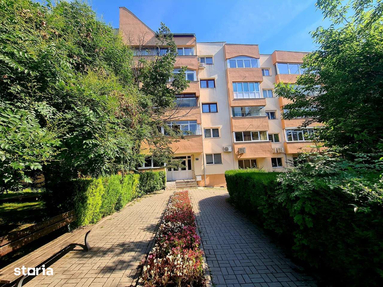 Apartament 3 camere / Calea lui Traian / Boxa inclusa — fotografia 1