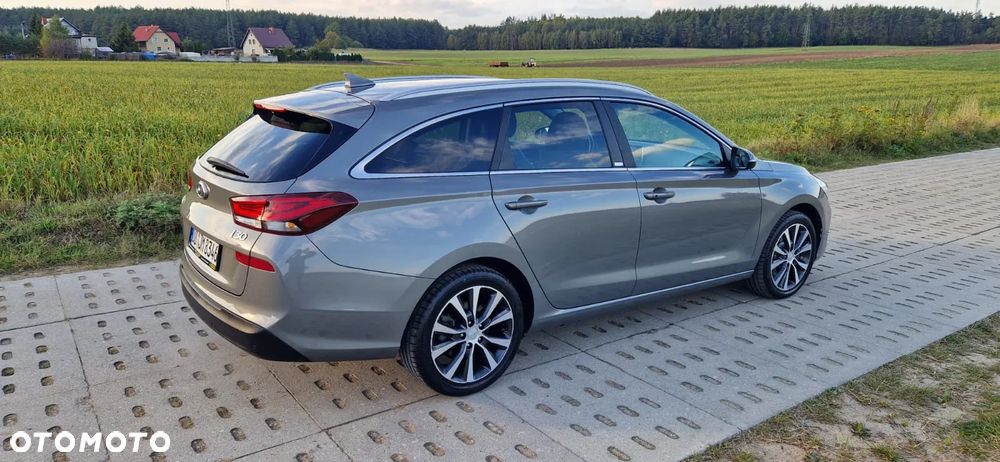 Hyundai i30 1.6 D Premiere Luxury DCT - 14