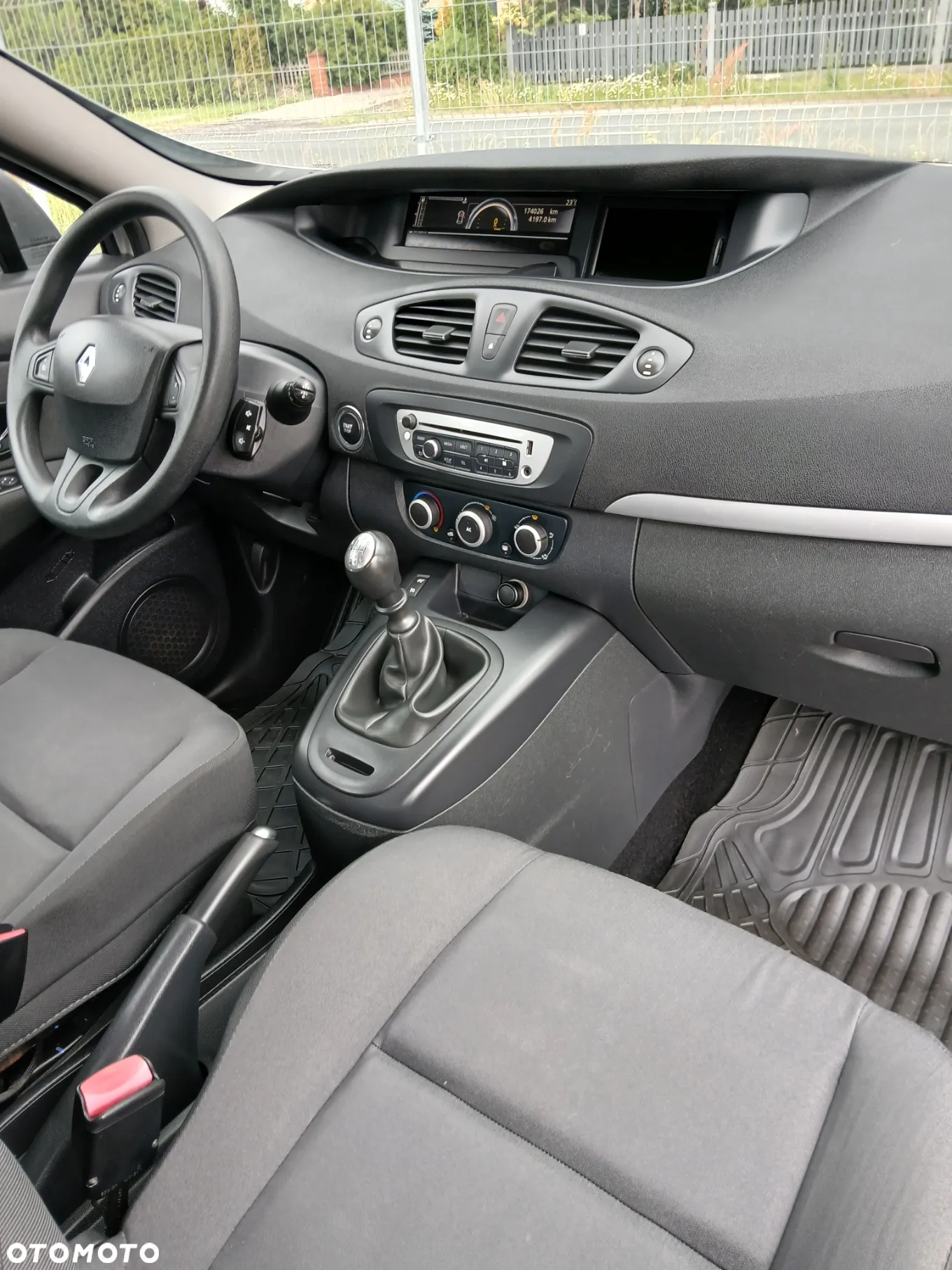 Renault Scenic 1.6 16V 110 TomTom Edition - 18