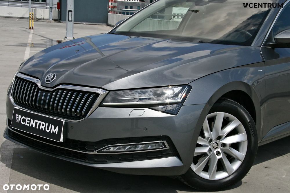 Skoda Superb 2.0 TDI SCR 4x4 Style DSG - 9