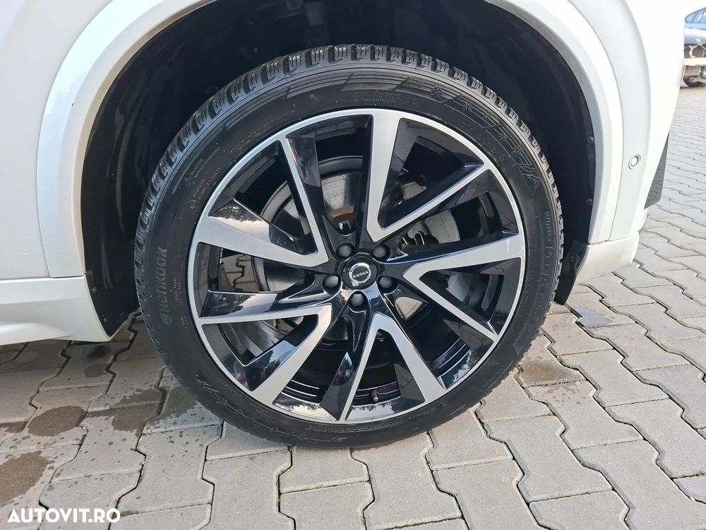 Volvo XC 90 B5 D AWD Plus Dark - 19