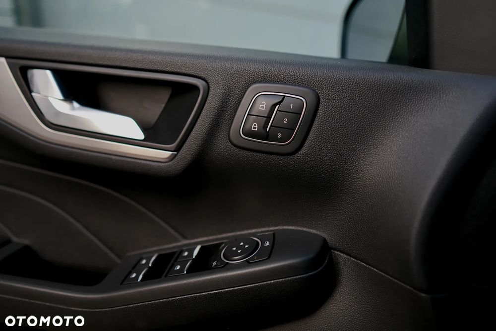 Ford Kuga - 34