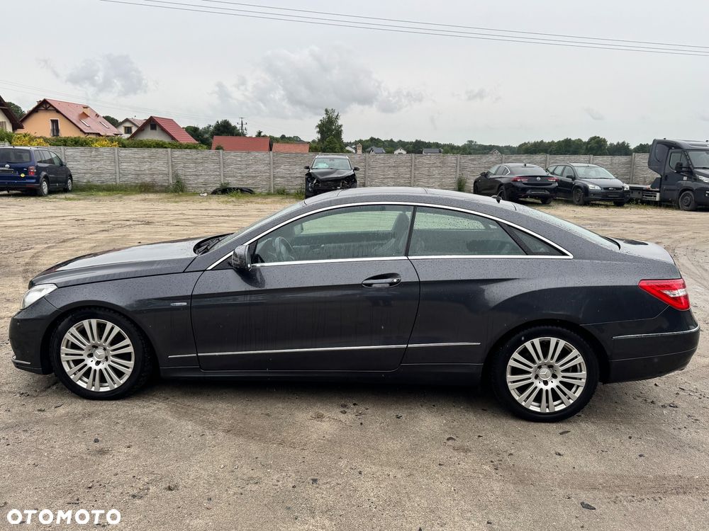 Mercedes-Benz Klasa E 350 CDI DPF BlueEFFICIENCY 7G-TRONIC Avantgarde - 4