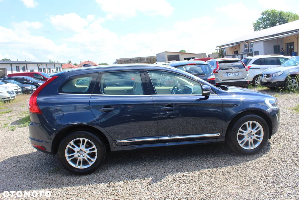 Volvo XC 60 D4 AWD R-Design Summum - 11