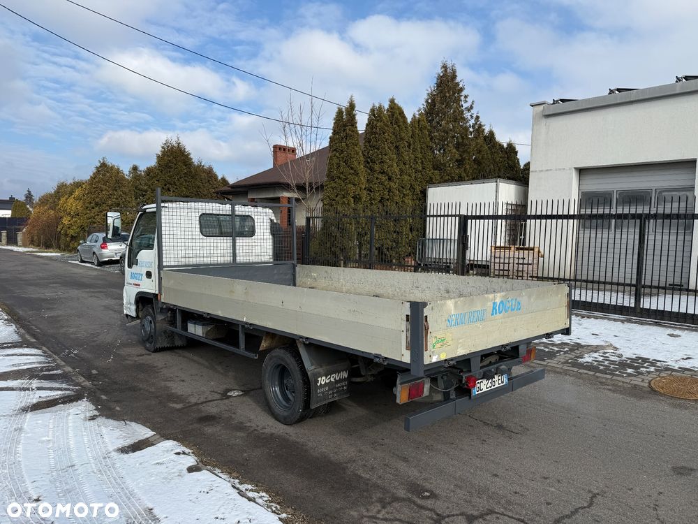 Isuzu NPR - 6