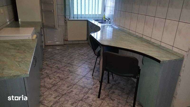 Apartament cu 2 camere, de vanzare - zona Rogerius, Oradea — fotografia 2