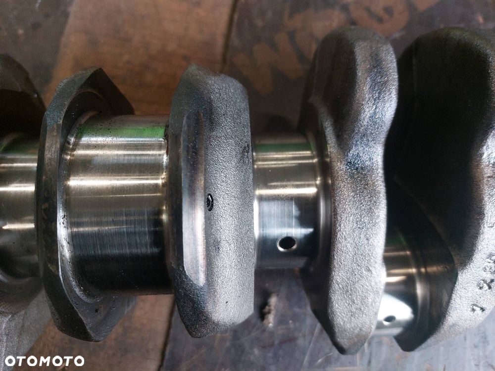 WAŁ KORBOWY MAN L2000 D0836 - 9