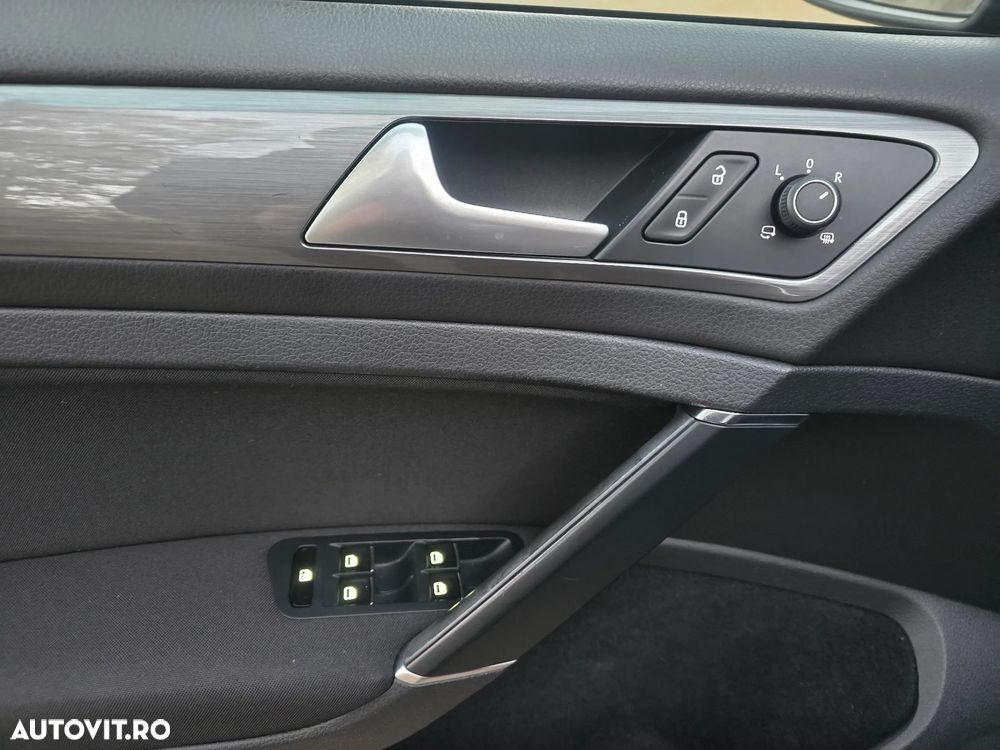 Volkswagen Golf - 10