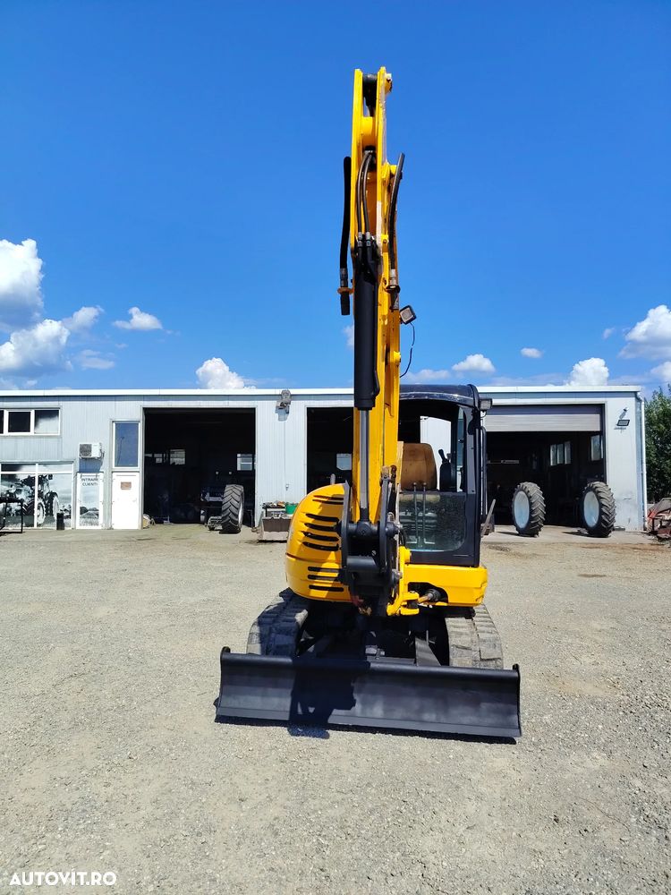 JCB 8065 - 3