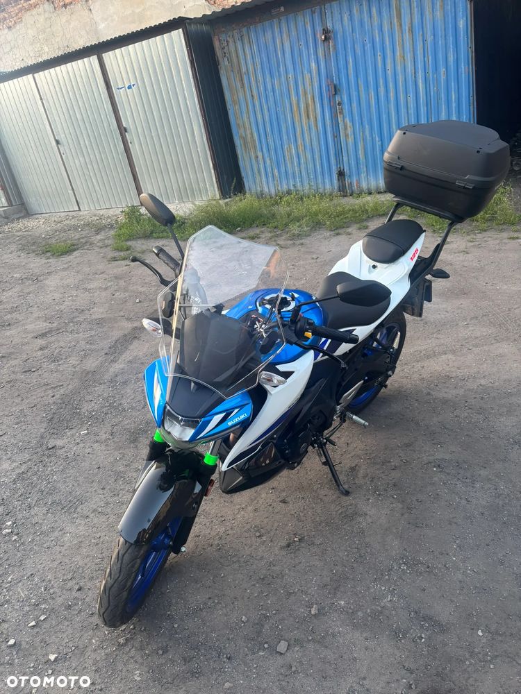 Suzuki GSX - 12