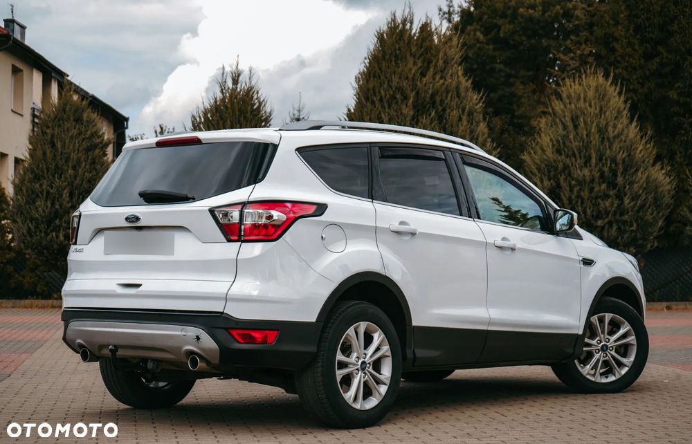 Ford Kuga 2.0 TDCi 2x4 Titanium - 16