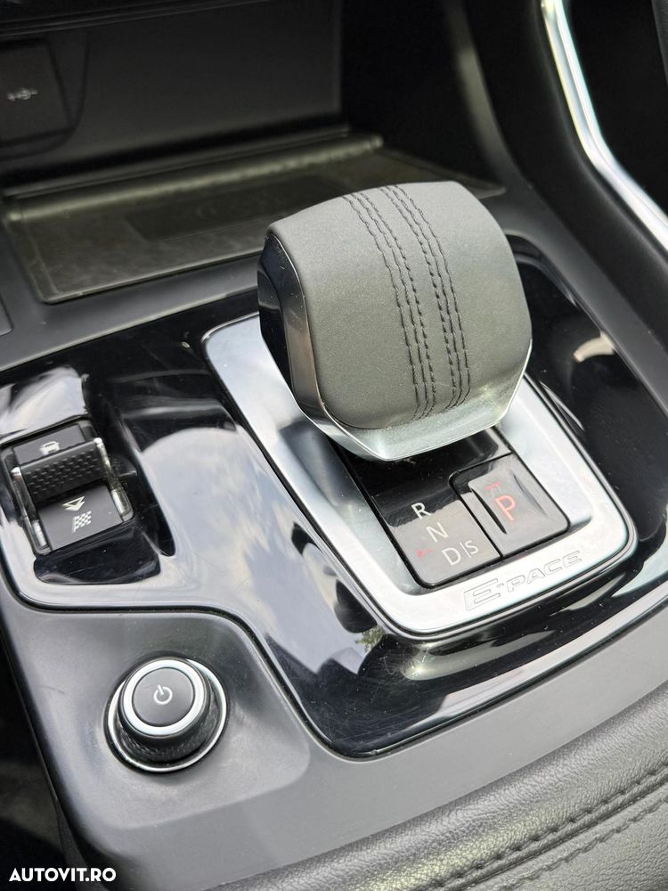 Jaguar E-Pace P250 AWD Aut. SE - 26