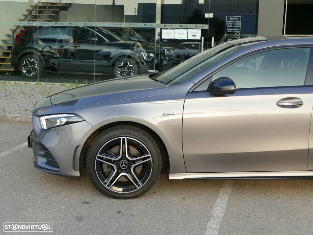 Mercedes-Benz A 250 Limousine e AMG Line - 14