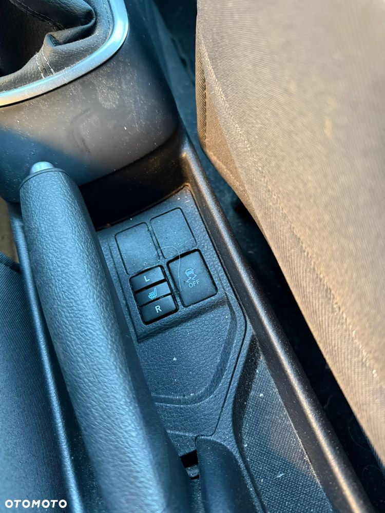 Toyota Yaris 1.5 Dynamic - 17