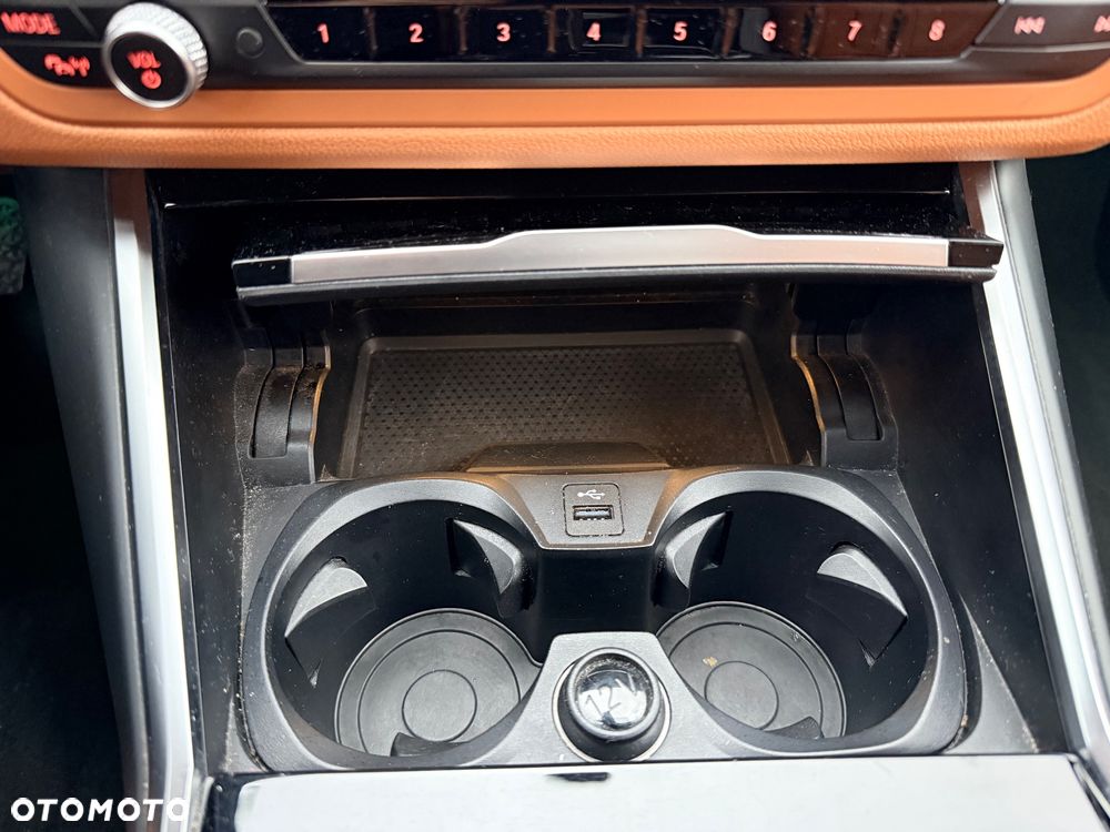 BMW Seria 3 318i Luxury Line sport - 22