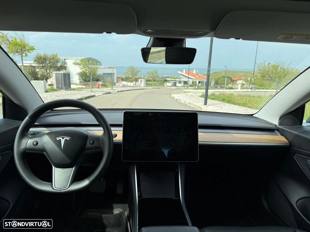 Tesla Model 3 Standard Range Plus RWD - 3